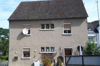 Haus kaufen in 54568 Gerolstein, Modernisierungsbedürftiges Wohnhaus in Gerolstein zum kleinen Preis