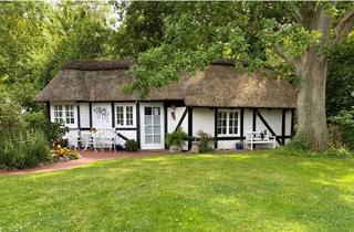 Haus kaufen in Seestraße, 24321 Hohwacht, Kleine Reetdach-Kate an der Ostsee - nur ca. 200 m vom Strand entfernt
