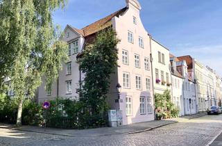 Anlageobjekt in 23552 Innenstadt, Altstadtjuwel mit Traveblick - Modernisiertes Mehrfamilienhaus mit 5 Einheiten