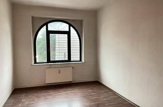Wohnung mieten in Lindenstr. 15, 08485 Lengenfeld, Große 4 - Raum Wohnung mit Potenzial in Lengenfeld