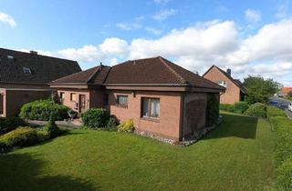 Haus kaufen in 26340 Zetel, Zetel - Ebenerdiger Bungalow mit Garage in zentrumsnaher Lage von Zetel