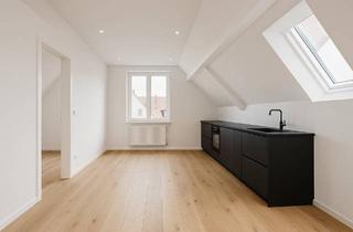 Wohnung kaufen in 60388 Frankfurt, Frankfurt am Main - Exklusive, kernsanierte 2-Zimmer-DG-Wohnung - Stil trifft Komfort