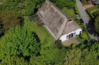 Haus kaufen in 25582 Kaaks, Kaaks - Reetgedecktes Traumhaus mit großem Grundstück und Einliegerwohnung - Stilvoll & Besonders