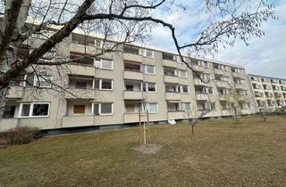 Wohnung kaufen in Gotha-Allee 37, 14052 Berlin, * sehr gepflegte 1,5 Zimmerwohnung mit Südwest-Balkon *
