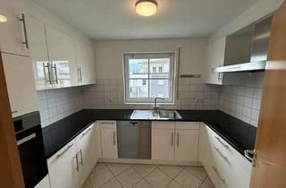Wohnung kaufen in 71334 Waiblingen, Helle, schwellenfreie 3,5-Zimmer-Wohnung mit Aufzug, moderner Küche und Balkon ins Grüne