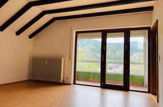 Wohnung kaufen in 77776 Bad Rippoldsau-Schapbach, Idyllisches Zuhause am Waldrand - Lichtdurchflutete 3-Zi-Wohnung mit Balkon, Loggia und Freisitz