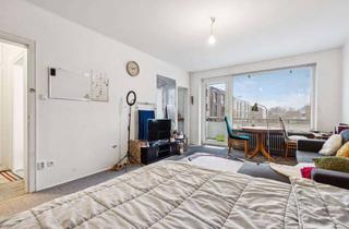 Wohnung kaufen in 22846 Norderstedt, Kapitalanlage - 1-Zimmer-Wohnung mit Balkon, Einbauküche und Stellplatz vor der Tür