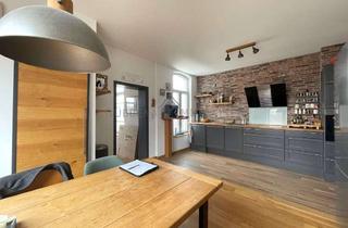 Wohnung kaufen in 26725 Stadtzentrum, Seltene Gelegenheit! Moderne & sanierte 2 Zimmer Wohnung mit Balkon und Blick über Klein-Faldern!