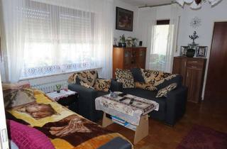 Wohnung kaufen in 84034 Nikola, Für Kapitalanleger: Kleine 2-Zi.-Wohnung mit Balkon u. Stellplatz, zentrumsnah, MVV-Bereich ab 2026