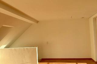 Wohnung mieten in 91054 Erlangen, Hübsche 2,5-Zimmer-Maisonette-Dachterrassen-Wohnung am Bohlenplatz in Spielstraße