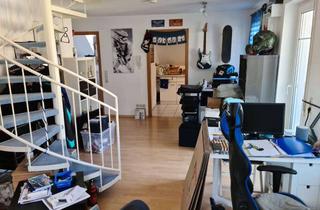 Wohnung mieten in Wolfegger Straße 30/1, 88250 Weingarten, Geschmackvolle, gepflegte 2-Raum-DG-Maisonette-Wohnung mit Balkon in Weingarten