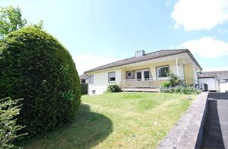 Haus kaufen in 53773 Hennef, Gepflegter Bungalow mit Garage auf 694 m² großem Grundstück in zentraler Lage!