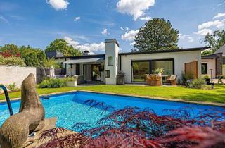 Haus kaufen in 22926 Ahrensburg, Wunderschöner Bungalow mit Garten und Outdoor-Pool