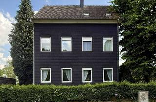 Haus kaufen in 42857 Remscheid, Mehrgenerationen Haus mit schönem Grundstück in guter Lage in Remscheid - Jetzt zuschlagen!
