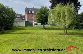 Mehrfamilienhaus kaufen in 46145 Sterkrade-Mitte, BESONDERE IMMOBILIE: Mehrfamilienhaus, Garagenhof mit 17 Garagen auf insgesamt 2.568 m² Grundstück