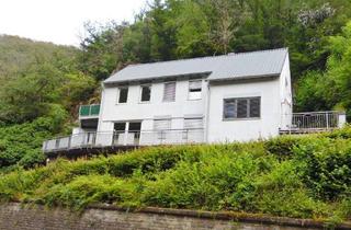 Einfamilienhaus kaufen in 56864 Bad Bertrich, **Interessantes Einfamilienhaus mit großem Balkon/Terrasse und 2 Garagen**