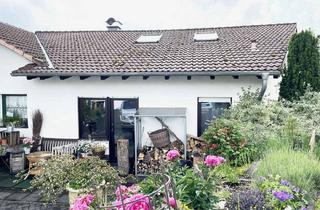 Doppelhaushälfte kaufen in 57271 Hilchenbach, Gemütliche Doppelhaushälfte mit Gartenidylle und Balkon in Helberhausen