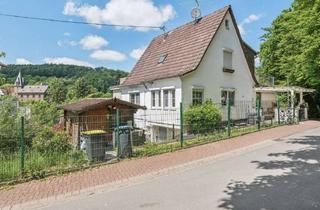 Haus kaufen in 61276 Weilrod, Vielseitiges Zweifamilienhaus mit Ausblick und Garten
