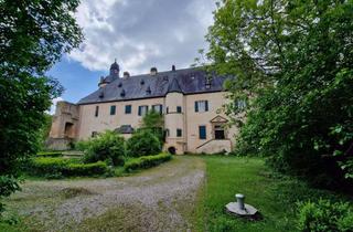 Haus kaufen in 53881 Euskirchen, Eine einmalige Gelegenheit; die Burg Veynau sucht einen neuen Burgherrn...