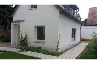 Haus mieten in 30855 Langenhagen, Kleines Haus mit 2,5-Zimmern für individuelles Wohnen!