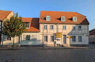 Anlageobjekt in Prinzenstr. 17-19, 16866 Kyritz, Immer voll vermietet! 2 Häuser, 1 Preis! Fachwerkensemble MFH, verlässliches Betongold
