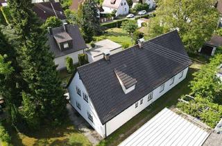 Grundstück zu kaufen in Zugspitzstraße 101, 86163 Hochzoll, Einfamilienhaus mit Werkstatt und 3 Garagen auf 915 QM Grundstück in Augsburg / Hochzoll