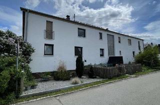 Wohnung kaufen in 86574 Petersdorf, Gepflegte 3-Zimmer-Wohnung mit Einbauküche, Kamin und Garten