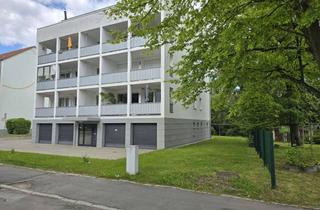 Wohnung kaufen in 09599 Freiberg, ***Sonniger Grundriss, große Loggia, Wannenbad mit Fenster, Fahrstuhl, Garage, solide vermietet***