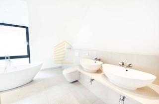 Wohnung kaufen in 22391 Wellingsbüttel, Helle Maisonette-Wohnung mit Balkon als sichere *Kapitalanlage* - 3 Zimmer, 2 Luxusbäder, Balkon