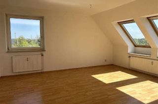 Wohnung mieten in Max-Kuhlemann-Straße 29, 30559 Misburg-Süd, *Lichtdurchflutete Dachgeschosswohnung mit tollem Balkon*