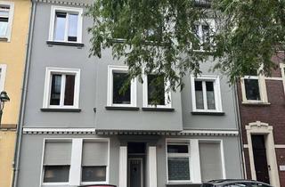Wohnung mieten in Börchemstraße 12, 40597 Benrath, Stilvolle 3,5-Zimmer-Dachgeschosswohnung mit luxuriöser Innenausstattung mit EBK in Düsseldorf