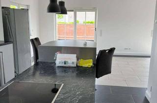 Wohnung mieten in 50769 Merkenich, Moderne 2-Zimmer-Dachgeschosswohnung mit großer Dachterrasse in Köln-Rheinkassel – ruhig und Hell