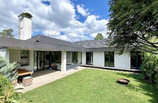 Haus kaufen in 82152 Krailling, Exklusive Villenhälfte mit Stil und Licht in bester Lage von Krailling