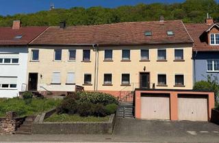 Haus kaufen in 66636 Tholey, Zwei renovierungsbedürftige Einfamilienhäuser - Tholey
