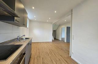 Haus kaufen in 25421 Pinneberg, Pinneberg - Renoviertes Haus mit Einliegerwohnung im EG
