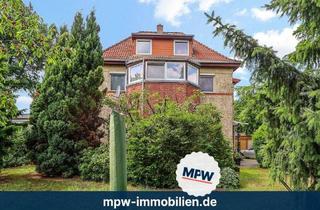 Haus kaufen in 12487 Berlin, Berlin - Zeitzeuge mit Zukunft: 30er-Jahre-Klinkerbau auf teilbaren Eckgrundstück
