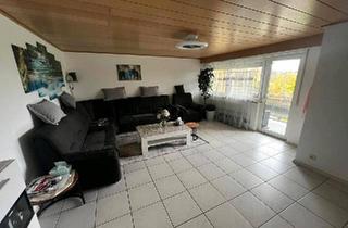 Wohnung kaufen in 77652 Offenburg, Offenburg - Modernisierte 4 Zimmerwohnung mit Garage und großer Gartenfläche