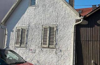 Haus kaufen in 72584 Hülben, Hülben - Abrisshaus mit Entwicklungspotenzial in zentraler Lage von Hülbe