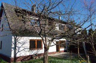 Einfamilienhaus kaufen in 75181 Pforzheim, Pforzheim - Huchenfeld: 1 Haus + Garten - 2 Wohnungen - mehrere Möglichkeiten