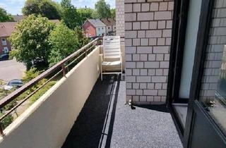 Wohnung kaufen in 23556 Lübeck, Lübeck - Schöne 2-Zimmer-Eigentumswohnung mit Aufzug und Tiefgarage, provi