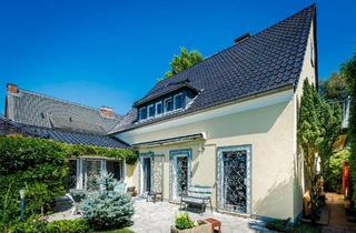 Villa kaufen in 40667 Meerbusch, Meerbusch - Villa in Meerbusch Rheinnähe mit Garten, Sauna, Kamin von privat