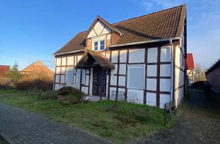 Haus kaufen in 39606 Osterburg, Osterburg (Altmark) - Fachwerkhaus mit Nebengelass zu verkaufen