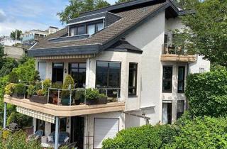 Haus kaufen in 53639 Königswinter, Königswinter - 2-Familienhaus in absolut gefragter Aussichtslage über das Rheintal in Königswinter-Oberdollendorf