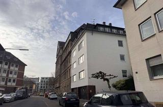 Wohnung kaufen in 50677 Altstadt-Süd, SÜDSTADT - Helle, modernisierte Vier-Zimmer-Wohnung mit Balkon