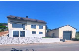 Haus kaufen in Schulstr. 10, 91365 Weilersbach, Provisionsfrei: Sonniges Familienhaus mit Einliegerwohnung, Talblick, Pool, Garage in Weilersbach