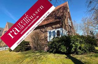 Haus kaufen in 24939 Westliche Höhe, ASMUSSEN IMMOBILIEN - Historischer Juwel in gefragter Lage