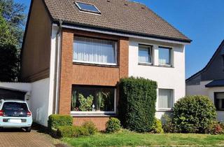 Haus kaufen in 46242 Bottrop, Bottrop - Wohlfühl-Oase in Vonderort: Zwei charmante Häuser auf großem Grundstück mit viel Raum für Ihre Ideen