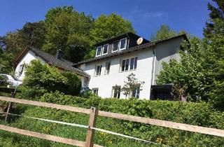Haus kaufen in 37139 Adelebsen, Adelebsen - Großzügiges Zweifamilienhaus in Alleinlage - provisionsfrei