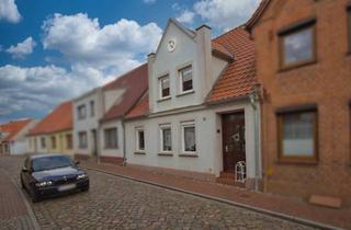 Haus kaufen in 17154 Neukalen, Neukalen - Reihenmittelhaus mit kleinem Innenhof und Garage