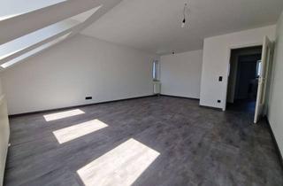 Wohnung mieten in 92256 Hahnbach, Schöne und vollständig renovierte 2-Zimmer-Dachgeschosswohnung in Hahnbach